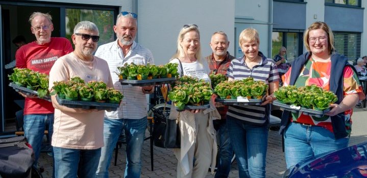 CDU OV Selters übergibt Blumen an Bewohner und Mitarbeiter vom Seniorenzentrum St. Franziskus und bei der Seniorengemeinschaft Alte Post!